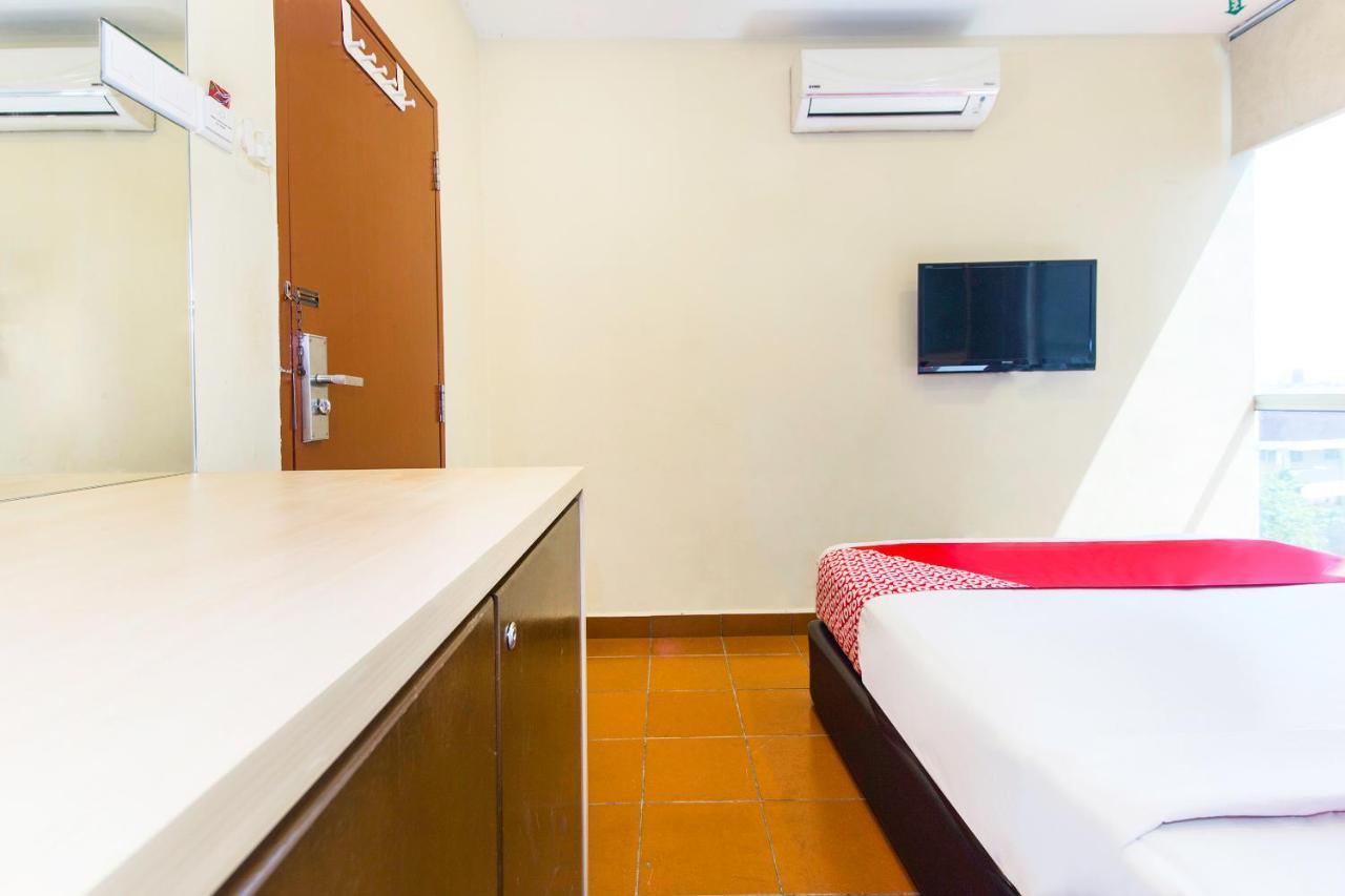 Oyo 90429 Hotel Narasindo Kuala Lumpur Extérieur photo